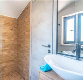 7 bedroom villa with pool in Svetvinčenat, sleeps 14